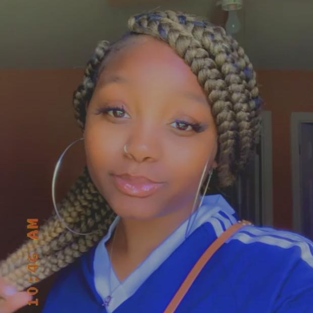 Meet your Posher, Ayanna